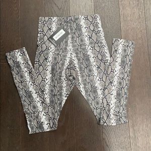 Pretty little thing leggings